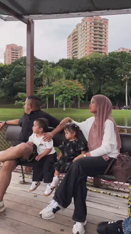 Almost 4 years of marriage, and Allah has blessed us with two little angels who are always healthy and full of energy. Every sleepless night, every hustle, every sacrifice – it’s all for them. We work hard not for luxury, but so that Noah and Nayla can see the world with no limits, without us worrying about budgets.This little family is our greatest treasure. Please keep us in your prayers – may Allah protect us from envy and ill intentions. We may not have much, but with effort, prayers, and tawakkal, we believe Allah will grant what our hearts truly seek. 🌸🤍@Kimi Kemana 