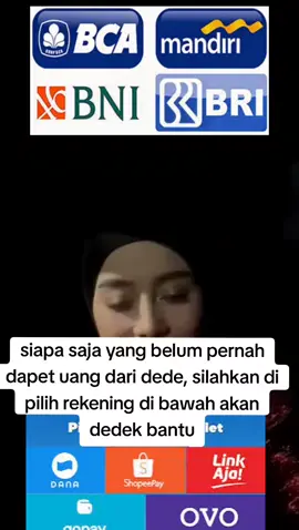 dimulai dengan penemuan dua prinsip penting: yang pertama adalah kamera obscura memproyeksikan gambar, yang kedua adalah penemuan bahwa beberapa zat terlihat berubah oleh paparan cahaya. Tidak ada artefak atau deskripsi yang menunjukkan upaya untuk menangkap gambar dengan bahan sensitif cahaya sebelum abad ke-18. Pemandangan dari jendela di Le Gras 1926 atau 1827, diyakini sebagai foto kamera paling awal yang masih [1] Penambahan reoriented asli (kiri) dan berwarna (kanan). Sekitar 1717, Johann Henry Schulze menggunakan bubur sensitif cahaya untuk menangkap gambar huruf cut-out pada botol. Namun, ia tidak mengejar membuat hasil ini permanen. Sekitar tahun 1800, Thomas Wedgwood membuat yang pertama didokumenkan secara andal, meskipun upaya gagal dalam menangkap gambar kamera dalam bentuk permanen... Eksperimennya memang menghasilkan fotogram terperinci, tetapi Wedgwood dan pasangannya Humphry Davy tidak menemukan cara untuk memperbaiki gambar-gambar ini. Pada 1826, Nicéphore Niépce pertama kali berhasil memperbaiki gambar yang ditangkap dengan kamera, tetapi diperlukan pencahayaan di kamera selama delapan jam atau bahkan beberapa hari dan hasil paling awal sangat kasar. Rekan Niépce Louis Daguerre melanjutkan untuk mengembangkan proses daguerretipe, yang pertama diumumkan secara publik dan proses fotografi yang layak secara komersial. daguerretipe hanya membutuhkan beberapa menit pencahayaan di kamera, dan menghasilkan hasil yang jelas dan terperinci. Pada tanggal 2 Agustus 1839 Daguerre mendemonstrasikan rincian proses ke Kamar Teman di Paris. Pada tanggal 19 Agustus rincian teknis dipublikasikan dalam pertemuan Akademi Ilmu Pengetahuan dan Akademi Seni Rupa di Istana Lembaga. (Untuk memberikan hak penemuankepada publik, Daguerre dan Niépce diberikan anuitas yang murah hati seumur hidup.) [3] [4 [5] Ketika proses daguerretipe berbasis logam ditunjukkan secara resmi kepada publik, pendekatan pesaing caltipe negatif berbasis kertas dan proce cetak garam#promoseruweekend #dedeklestyi #