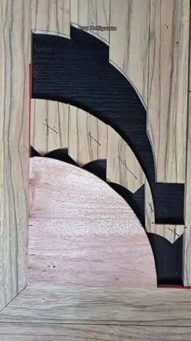 Here's an easy way to follow the 90° curve measurements.  #ideas  #carpenters  #woodworking  #fblifestyle #woodwork #decor #doors #makersgonnamake #interior #woodart #construction #woodworking #carpenter #table #furnituredesign #woodcarving #viralreelschallenge #FineWoodworking #woodworkingcommunity #interior #wooddesign #carpenter #maker #DIY #reelsfb #furniture #wood 
