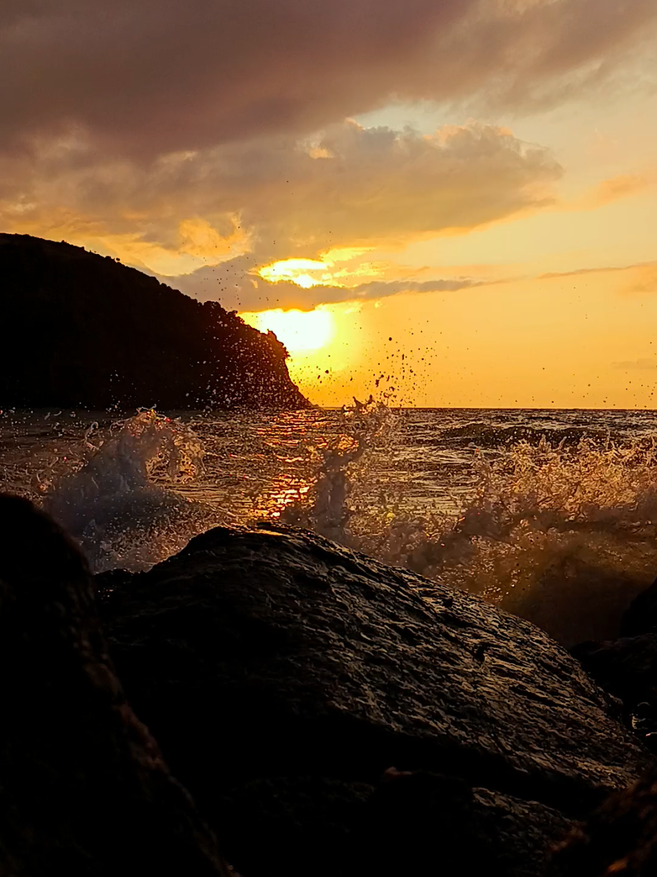 Sunset.. #atardecer #sunsetlover #pordosol #beegees #toomuchheaven 