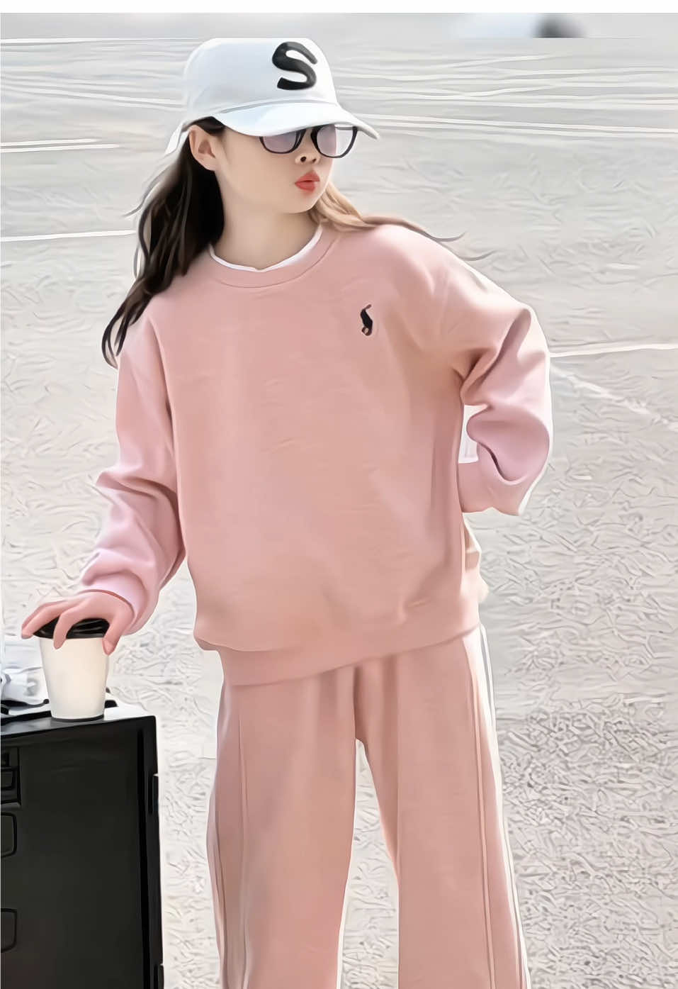 Set Bộ Nỉ Tàu Thêu Hình Ngựa Vô cùng đáng yêu và cá tính, ấm áp, phù hợp cho cả bé trai và bé gái.#thoitrangtreem #bodaitaychobe #bothudong #setxinhchobe #bothudongchobe 