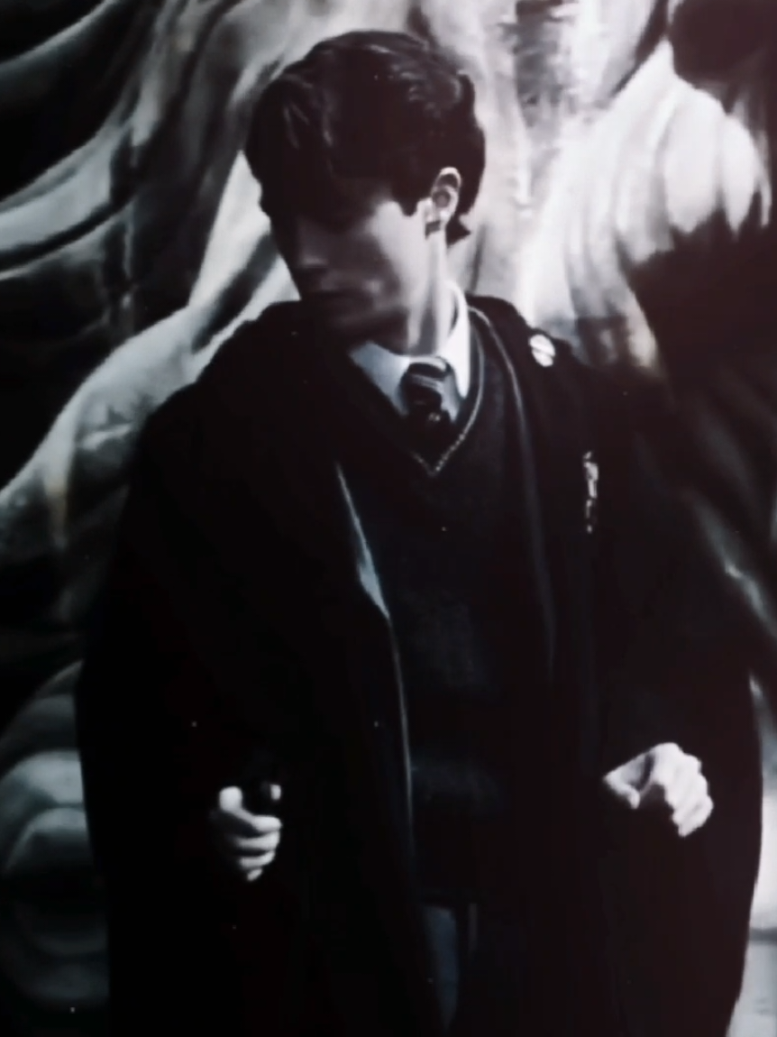 #TOMRIDDLE ~ alr bro... so.. let's just act like i didn't leave for 2 months..#harrypotter #tomriddleedit #xyzbca #viral 