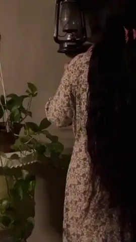 لسـت متڪبـرة ولڪنـني املـڪ ثقـة باني ڪـالتـاريخ لا اتڪـرر مرتـيـن