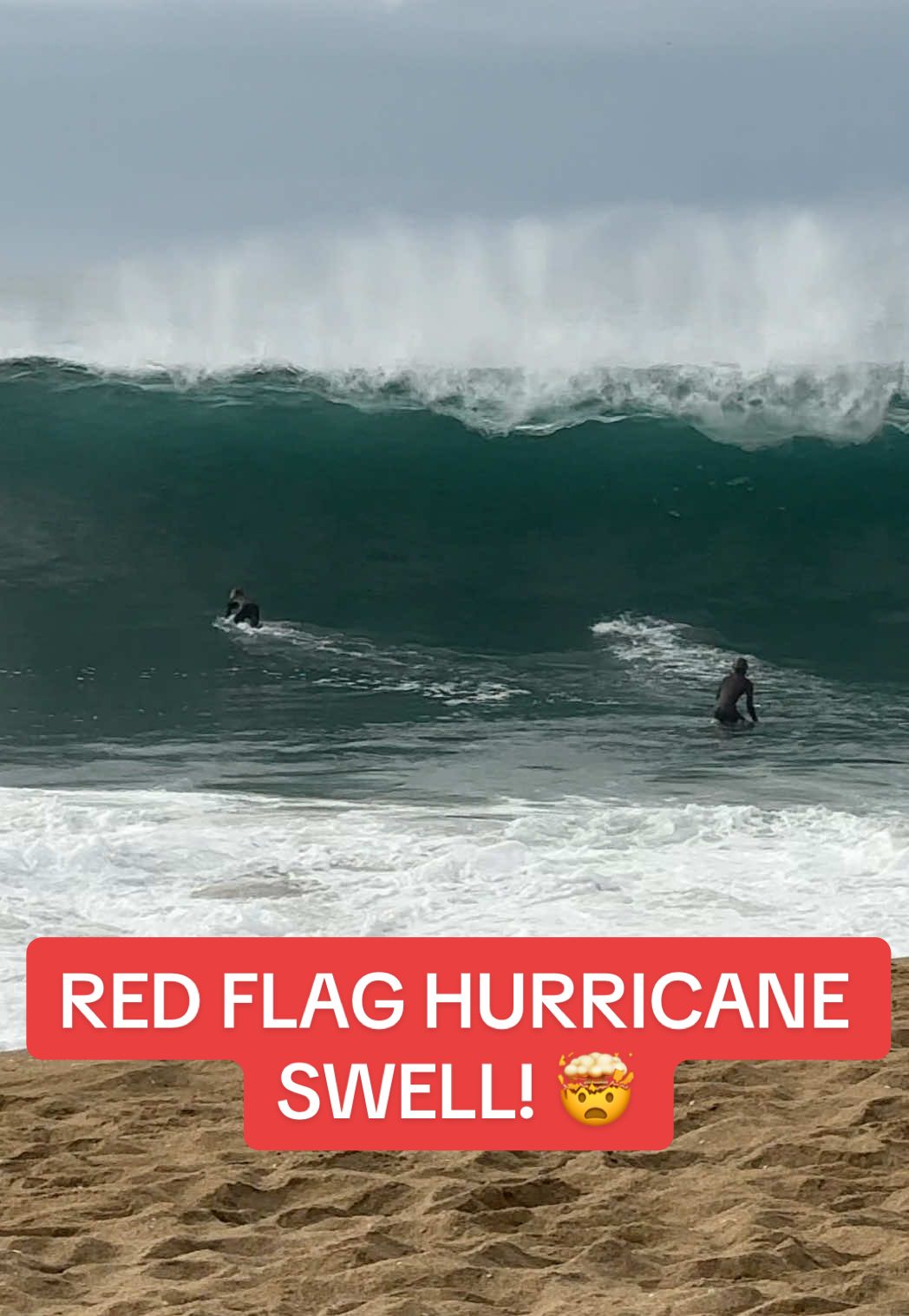 RED FLAG 🚩 - HURRICANE SOUTH SWELL! @Blair Conklin got a few at this spot! 🤙🏼 #Surfing #Hurricane #SoLagLocal 