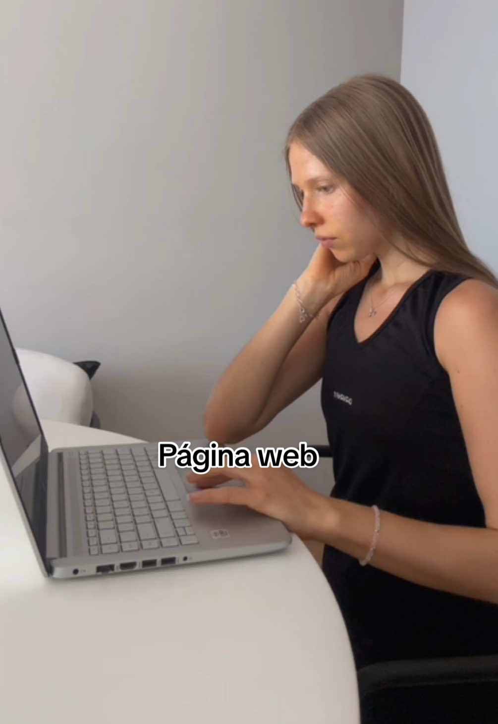 Haciendo el trabajo sola #inteligenciaartificial #ai #ia #blackboxai #blackbox 