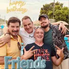 So nochmal liebe Grüße aus Spanien 🇪🇸 ein weiterer Anlass meines Trips an die Costa Blanca war der Geburtstag meines guten Freundes Tomas.  Heute haben offenbar nur spezielle Personen Geburtstag 🎁 🎂 🎈  Paar Impressionen für euch gesammelt , die Tage kommen noch ein paar Bilder aus Spain 🇪🇸  Habt eine wunderschöne gute Nacht und habt einen schönen Feiertag, vor allem einen freien Tag wo ihr ausschlafen könnt 🫶🥰 Buenas noches ihr Lieben 🫶  #spanien#spain#españa#holiday#urlaub 