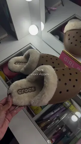 these would honestly make the perfect gift  #fuzzyslippers #slippers #crocslippers #tiktokshopcreatorpicks 