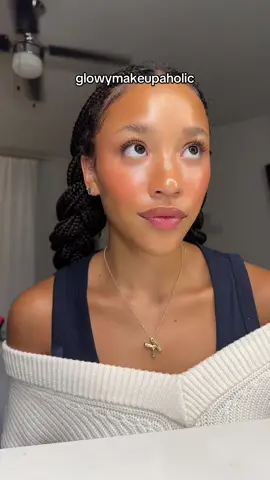 a girl loves to glow what can I say #glowymakeup #glowyskin 