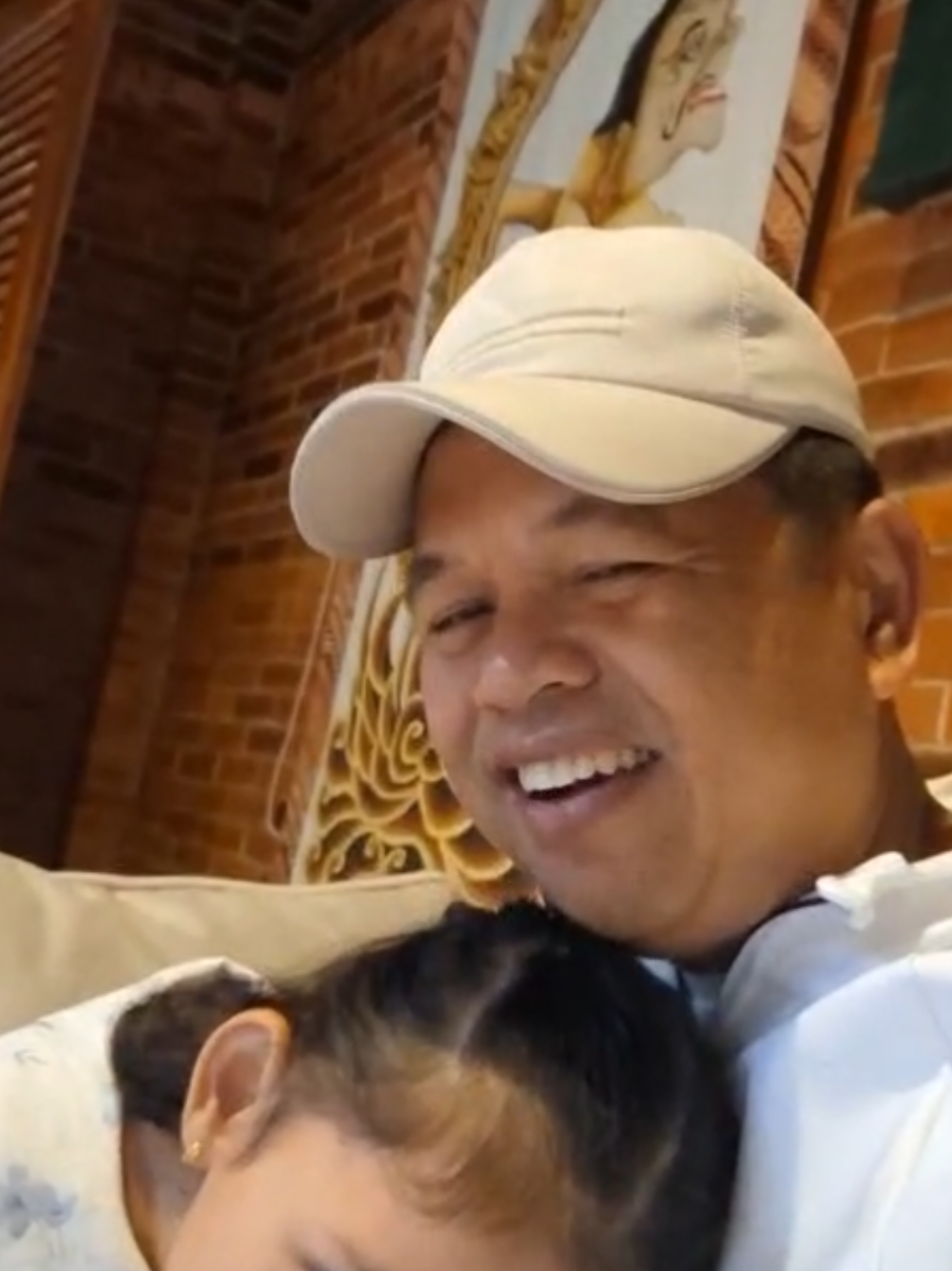 Tetap rajin sekolah ya...salam dari Ni Hyang