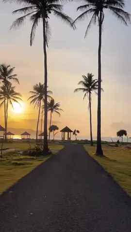 🌴pantai srau dengan icon cantiknya😍 vt from ig #pantaisraupacitan #thevirginsraubeach #camping 