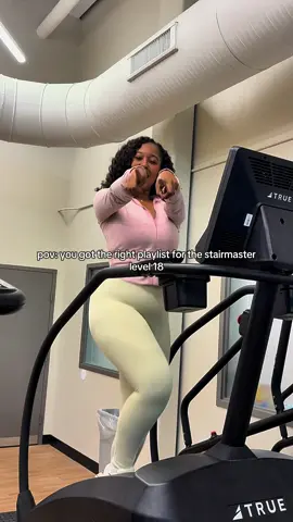 That right playlist will set you right for the gym🤣🔥 #stairmaster #GymTok #fyp 