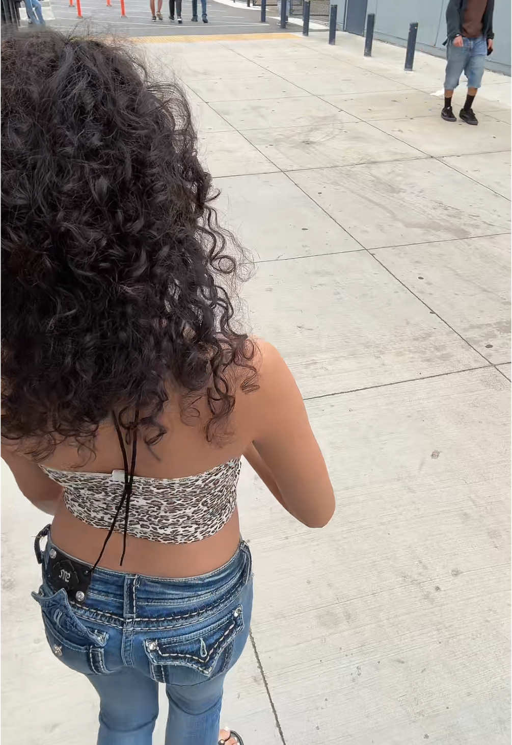 #paratii #curlyhair #outfitinspo #fyp #latina 