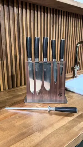 espresso-colored, ultra sharp, and ready for all your fall recipes ☕️🔪