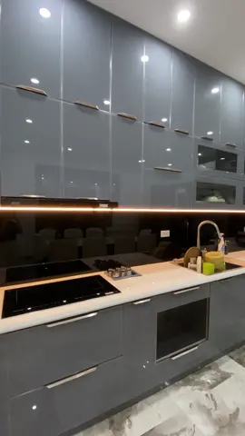 Tủ bếp inox cánh kính cường lực #tủinox_sơn_tĩnhdien_cánhkinh #inoxcanhkinh #nộithấtnhàđẹp #phòng_ngủ_đẹp #phòng_ngủ_đẹp 