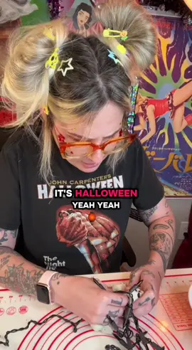 The Halloween anthem we can all afford lol #happyhalloween #halloweencrafts #halloweensongs 