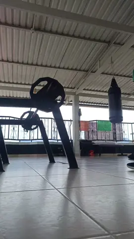 😝según haciendo Ejercicio y casi me da un Yeyo 😂😂🫠#chiste #humor #gym #deporte #sexy 
