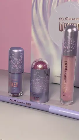 obsessulated with the r.e.m. beauty x wicked for good glinda set 🫧⋆｡˚ #rembeautyxwickedforgood #rembeauty #wickedforgood #glinda #rembeautybyarianagrande @r.e.m. beauty 