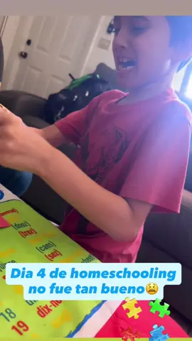 Hoy no fue un día bueno para el en su homeschooling, pero no lo dejamos de hacer, manejamos la rutina con tiempos cortos, era como ver una tormenta queriendo arrasar con todo.. lo entendimos no todos los días son perfectos.. . Y nada que un baño relajante no arregle 🙏🏻 ya regulado y en paz... ahora a Dormir ya esta feliz. . #autismo #autism #momlife #homeschooling #autismawareness  
