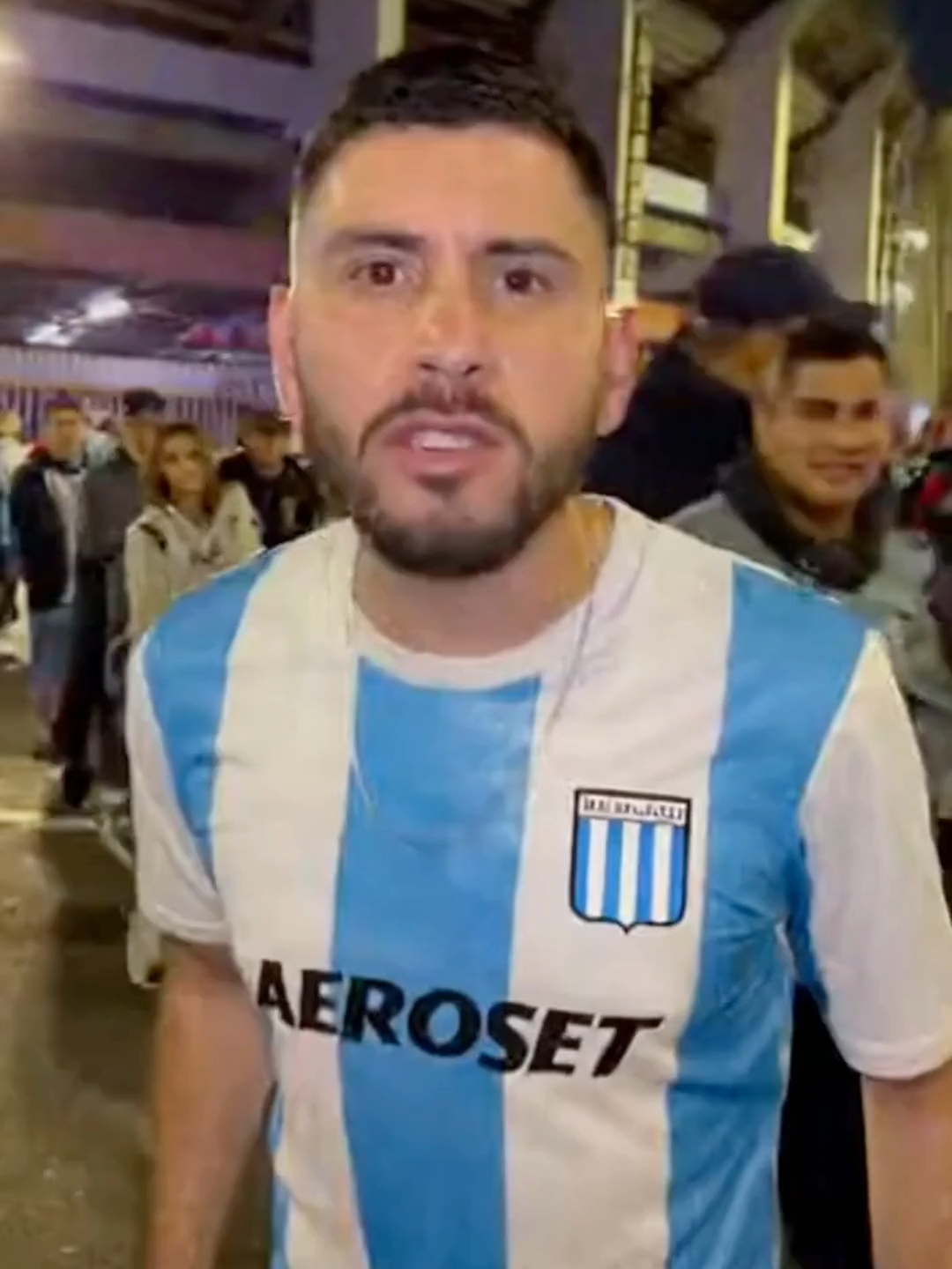 ¡PRIMERA REACCIONES DE LOS HINCHAS DE RACING DESPUES DE PERDER CON RIVER! (HUMOR) #racingclubdeavellaneda #riverplate #paratiiiiii #hinchasargentinos #humor #parodia #sora2