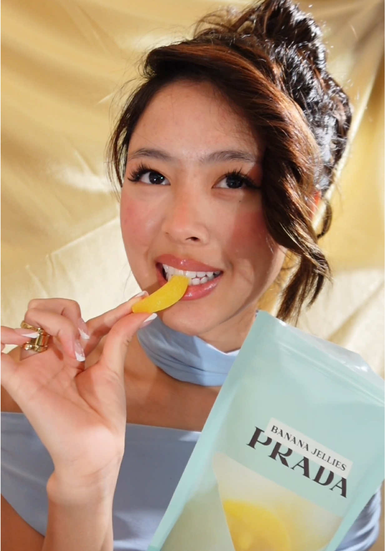 banana balm is finally hereee!!! 🍌 actually it’s been here since June but I’m a little late sorry!)  -the golden luster look on my lips 😍 immediate yesss  thank you so much @pradabeauty for spo!ling me!! 💛  - this is now available at @sephora #giftedbypradabeauty #pradabalm #pradabeautybananabalm #bananascent #juicylipbalm 