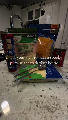 The most fun!! #spookynight #spooky #bestiedatenight #halloweenideas #halloween 