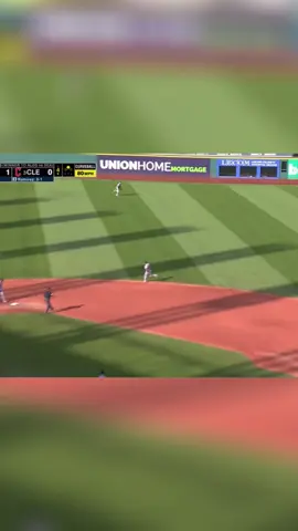 Cleveland can't catch a break! The Tigers take the lead thanks to Dylan Dingler, who grew up a Cleveland fan, and Javier Baez! #MLB #baseball #Tigers #Cleveland #dinger #homerun