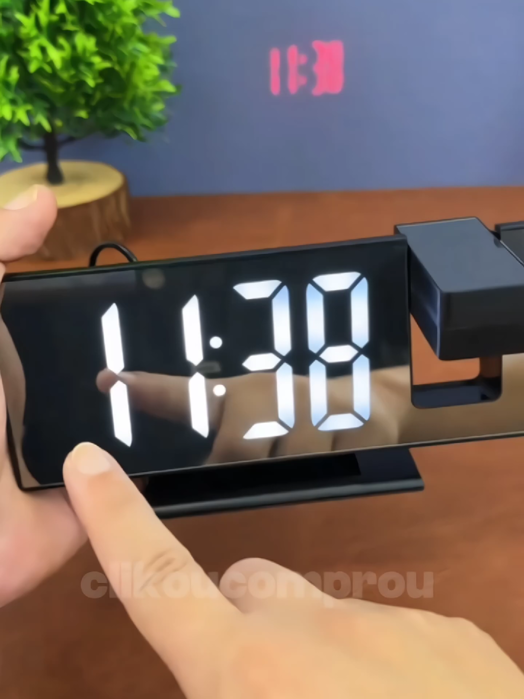 Relógio De Mesa Com Projetor, ubs e temperatura! 