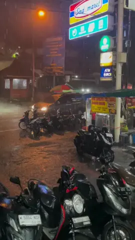 kita mau ngapain disini mas ? 😖😖😖 VILLA CAHAYA TRETES Jl. Foresta no 1, Tretes 🌲 READY KAMARAN BALKON  Start Hanya 80K Aja! 🥳 FASILITAS SUPER LENGKAP: ✅ Smart TV + YouTube & Netflix  ✅ VIEW POHON PINUS di Beberapa Kamar ✅ Balkon With View ✅ Air Panas & Air Mineral Gratis ✅ Kipas Angin ✅ Kamar Mandi Dalam  MAU FULL RUMAHAN? ADA JUGA! ➕ Plus KARAOKE Seru! 🎤 LOKASI ANTI NYASAR: Dekat Hotel Surya & Kopian Tanjung! GASSSS Ajak Bolomu! Tag Temen / Pasangan / Keluarga Kamu! INFO & BOOKING: 📲 WA Admin: 081556651843 (Klik Link di Bio!) Fast Respond  #villacahayatretes  #Villakamarantretes #rekomendasivillatretes #fyp #xybca 