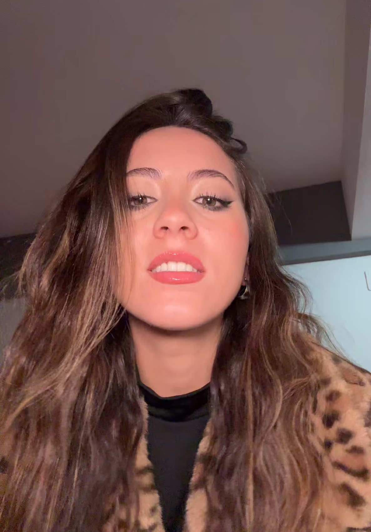 hola💋