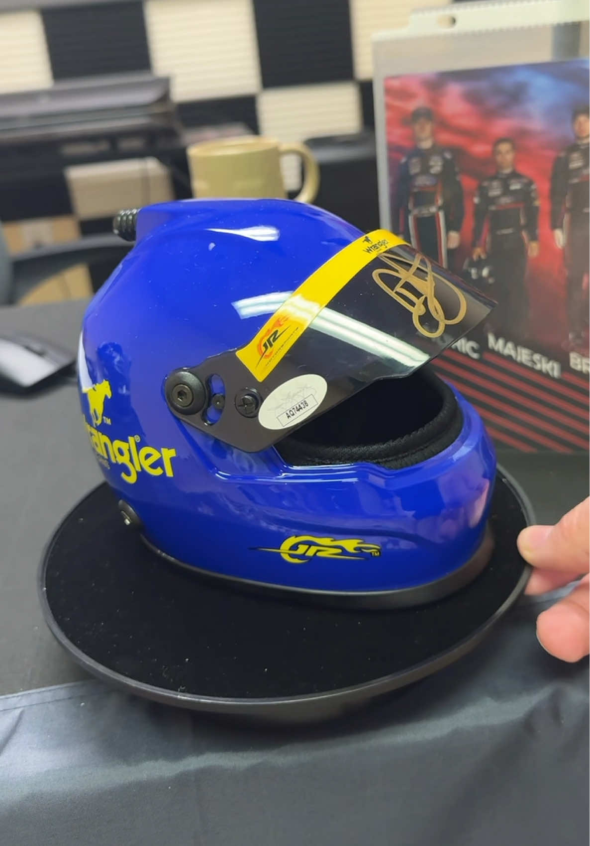 Dale Jr. Givvyyy! #fyp #viral #viralvideo #foryou #nascar 