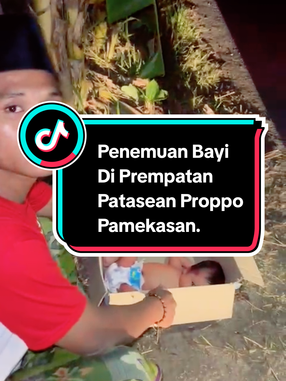 PENEMUAN BAYI PREMPUAN Di PREMPATAN PATASEAN PROPPO PAMEKASAN MADURA JAWA TIMUR. Pada kamis (Malam Jum'at) Tanggal 02 Oktober 2025 Kurang Lebih Jam 11:29 Wib. #viral #penemuan #bayilucu #juragan9channelfyp #juragan9channel 