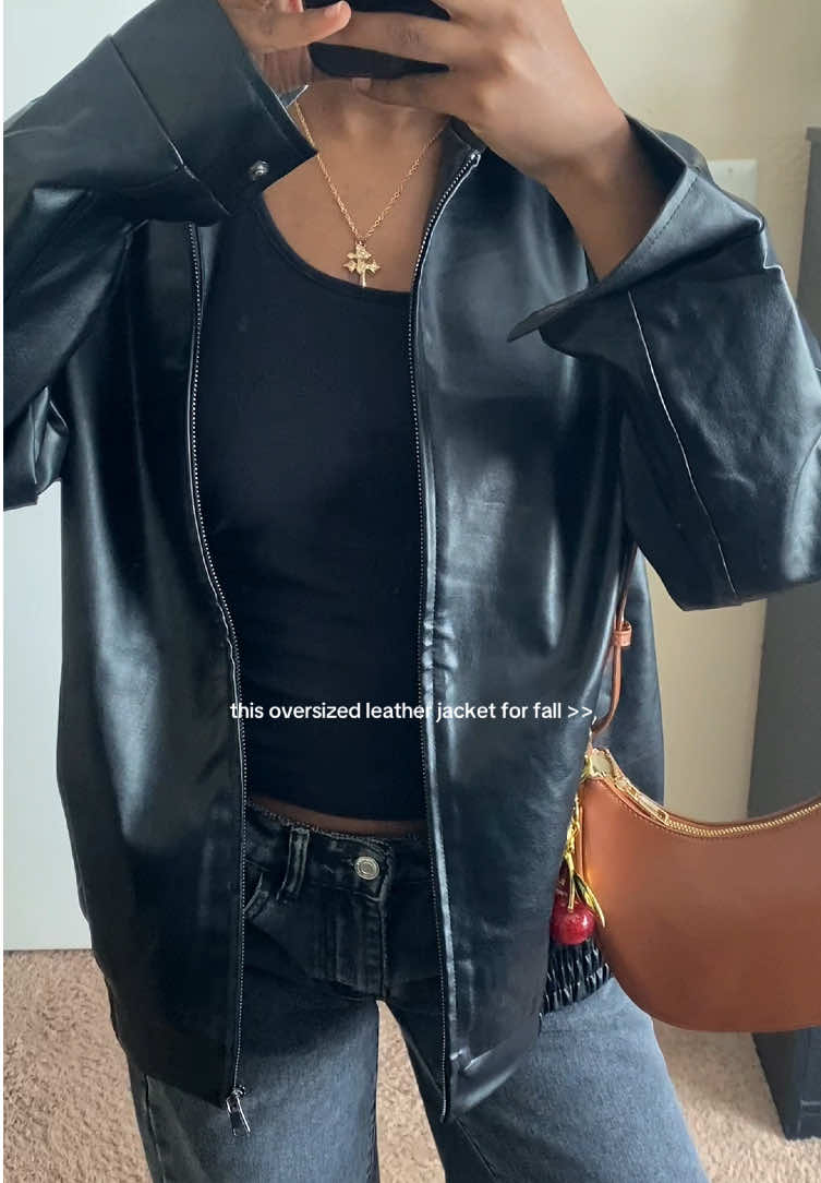 the perfect leather jacket for fall vibes🍂🖤 #leatherjacket #fallfashion #winterfashion #jacket #tiktokshop @AUTOMET 