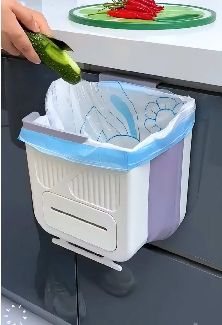 Thùng rác treo tủ bếp, thùng rác gấp gọn treo tủ bếp #thungrac #thungracgapgon #thungractreotubep #thungractreotuong #dogiadungtienich 