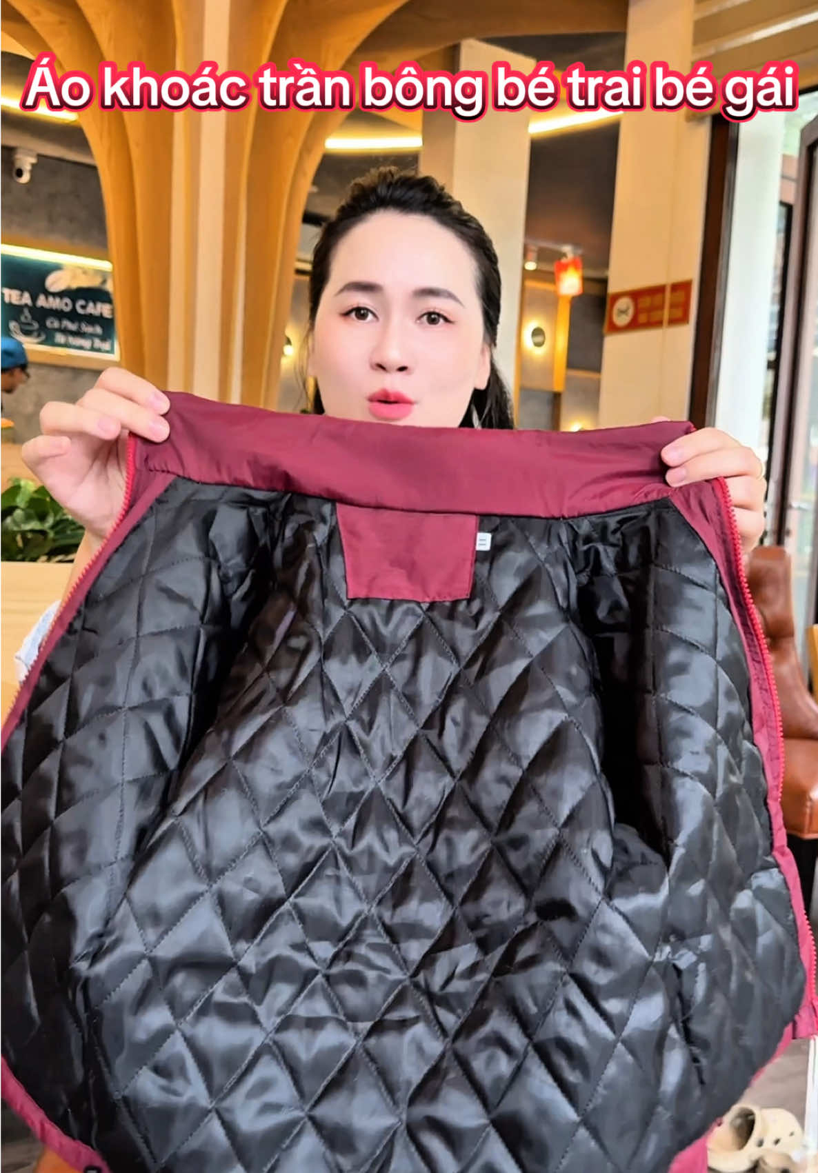 Áo này mặc ngầu đét mẹ ạ #thoitrangtreem #tiktokshop #aokhoacbegai #aobegai #aokhoacbetrai 