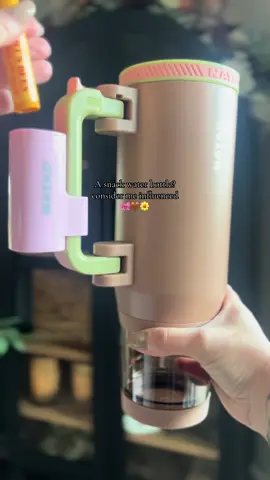 ok but this water bottle? this has it ALL!!!  #waterbottle #tumbler #blackfriday #cybermonday #christmasgiftideas 