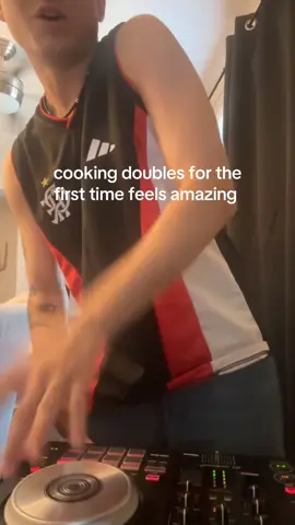 I missed my little Serato deck sometimes 🥹