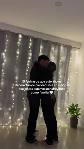 Me encanta que seas un esposo que apoya lo que yo deseo hacer y te contagies de mi espíritu navideño, te amo con el alma ❤️💍  #hogar #couplegoals #navidad #familiadedos #Love #goals #paratii #decoración 
