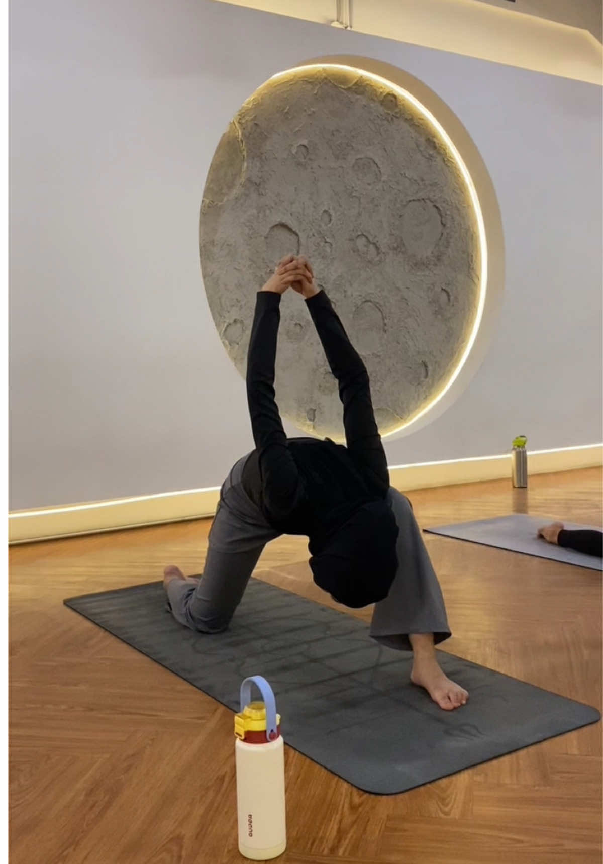 yoga❌ menjahit✅  #yogapractice #yogapose #yogaflow #yogachallenge 