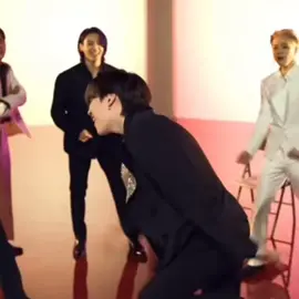 Bonitas hagan stream a Don't say you love me de Jin 🙏🏼 (Lo vuelvo a subir porque en el anterior tuvo un pequeñito error) 5/7 🩷 TikTok a este no lo dejes en flop masivo porfi 😰 #yoongi #suga #btsarmy #bangtansonyeondan방탄소년단 #paratii 