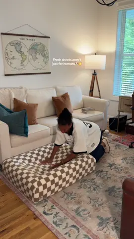 Easily removable and washable covers for our dogs beds were a game changer in our household! It made keeping their beds clean a breeze and our dogs so happy on their freshly washed covers🥰🐶🍯 #luxurydogbed #dogbed #petproducts #orthopedicdogbed #thehoneybed  