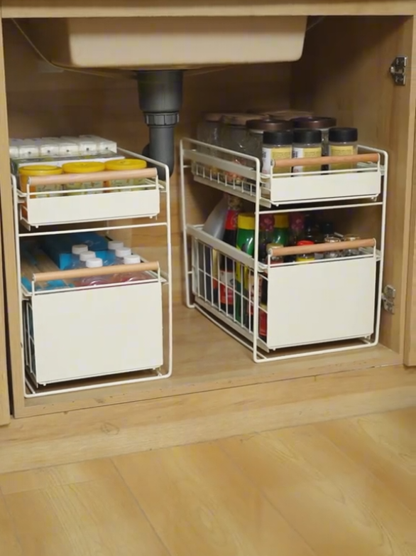 Bawah sinki dah tak serabut bila guna rak tarik 2 tingkat ni 🙌 Semua botol & stok kemas teratur, senang capai je! 🚀 #rakdapur #rakrempah #KitchenOrganizer #StorageHacks  #easyshopple 