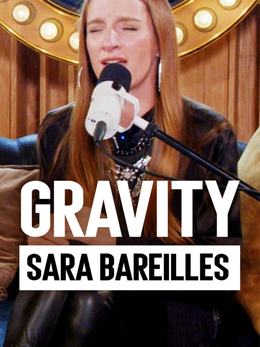 “Gravity” no solo es un clásico de @sarabareilles, también es la rola con la que @vivibarrerag enamoró a @joedemikeli. ✨🎶  YouTube: SongBook 🎸 Martes 9PM @dannydayz @elmijoof #SenseiMedia #SongBook