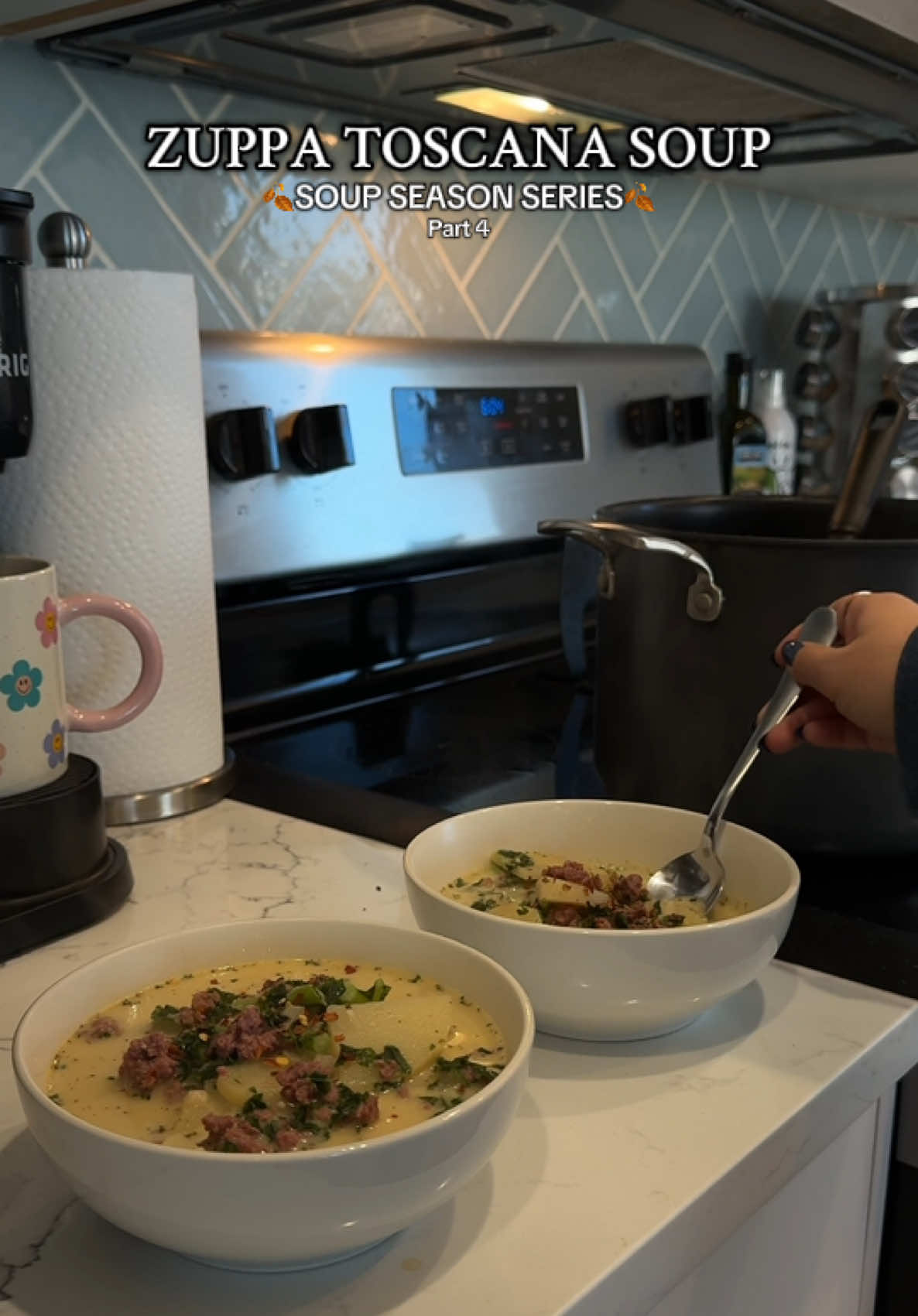 OLIVE GARDEN COPYCAT ZUPPA TOSCANA 🔥🥣😋 make sure to save this video for your next soup dinner!  #soupseasonseries #fallrecipe #souprecipe #zuppatoscana #easysouprecipe 