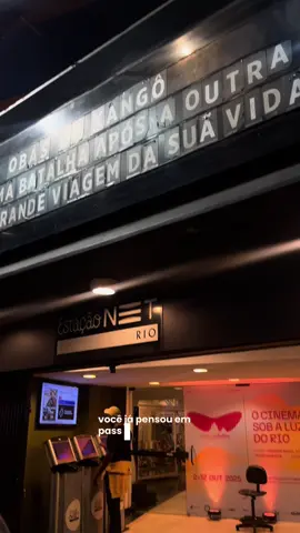 vem conferir como foi passar uma noite no cinema de rua aqui no rio! 🎥🎞️🍿🧸⭐️ a programação completa, data e valores tá no insta deles!  #rj #cinema #role #filmes #dicasdefilmes 