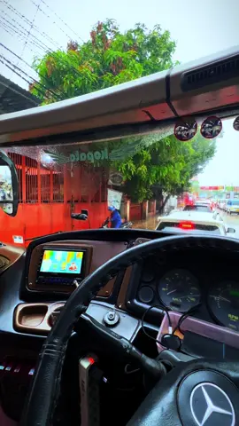 cuaca dingin sedingin suasana hati 🤣 #fyp #viral #saztroholiday #orasaztrooraholiday #mercedesbenz 