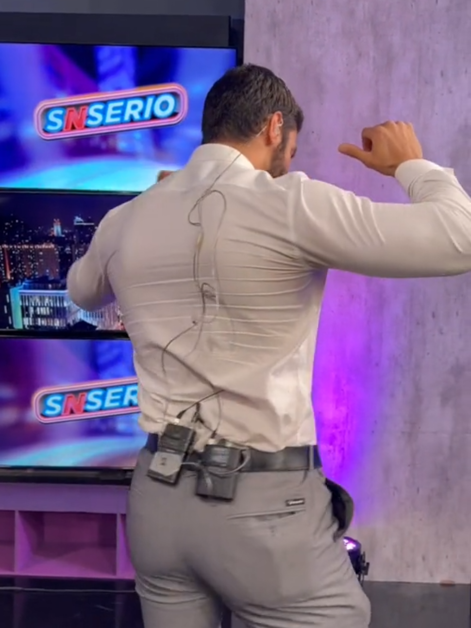 Listos para apoyar al papasote xd Kike Mayagoitia en La Granja VIP #guapo #baile #sexy #fyp #fypシ゚viral 