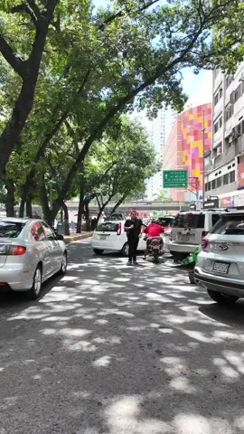 Edificio Comercial La Candelaria Caracas locales comerciales en venta Sambil Venezuela