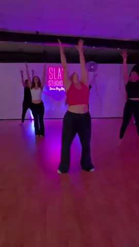 the best way to live out your broadway dreams! #musicaltheatre #melbourne #danceclass #broadway #thegreatestshowman  