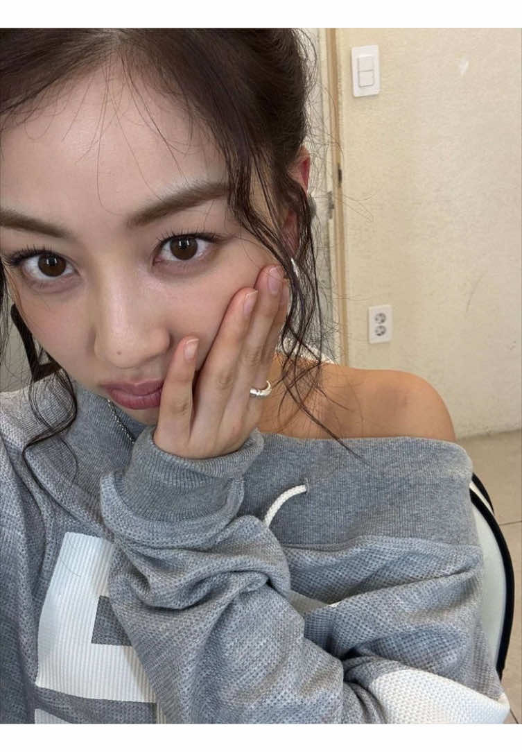 @𝑣𝑎𝑙𝑒 @mary @flo  ❤︎  sahyo  ! @.✧𝐜𝐡𝐚𝐞ミ★♡︎ #fpy #parati #fpyシ #tiktoknolebajeslacalidadporfa 