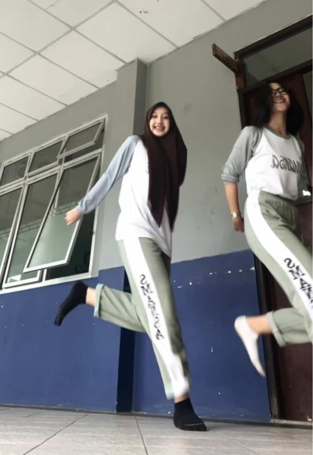 dia lagi dia lagi.
